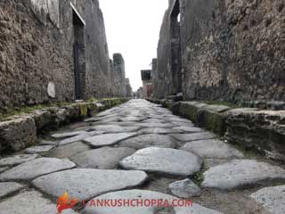walk in pompeii